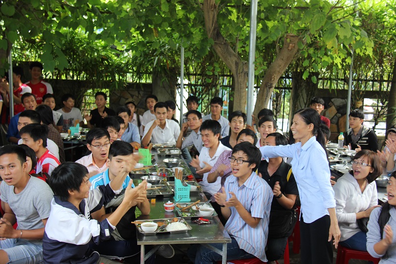 Một bữa cơm cùng sinh viên tại Quán Cơm Xã Hội Huế